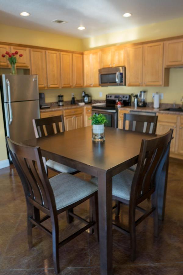 Serene 3Br Apartment 4Tvs Free Wi-Fi & Parking -E- 모스포인트 외부 사진