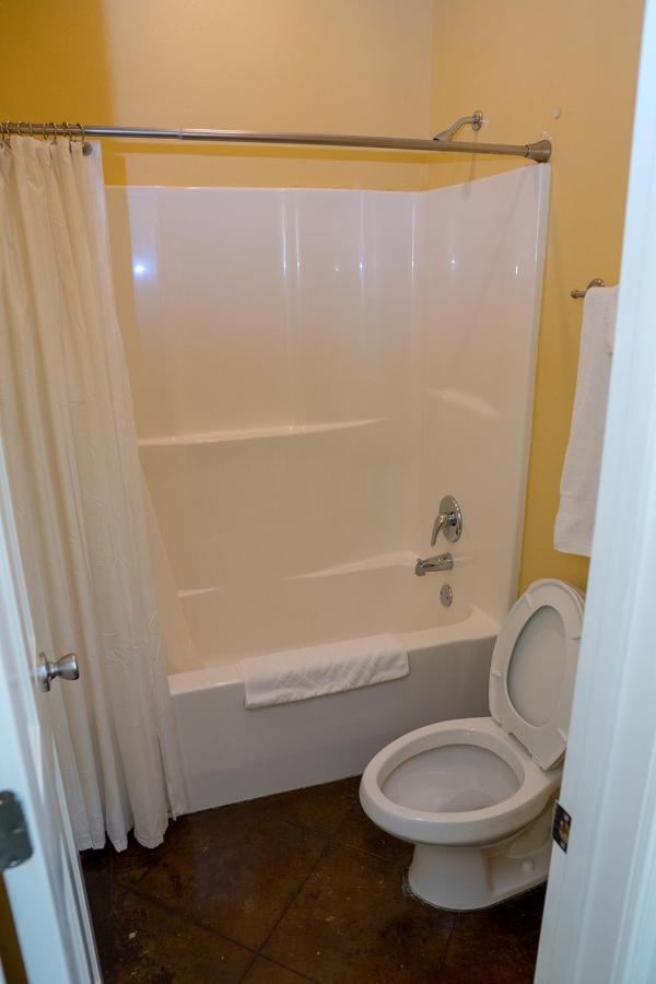 Serene 3Br Apartment 4Tvs Free Wi-Fi & Parking -E- 모스포인트 외부 사진
