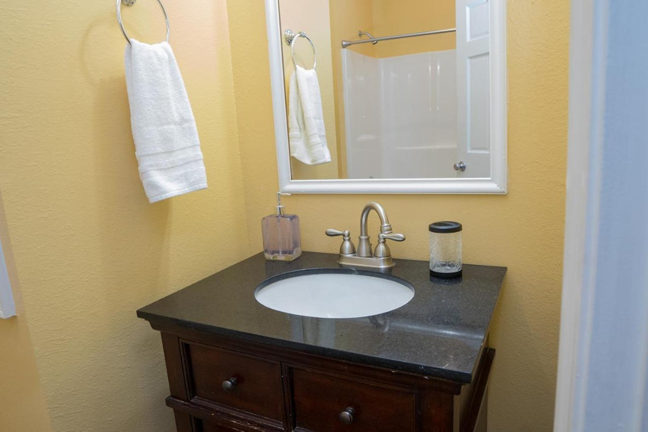 Serene 3Br Apartment 4Tvs Free Wi-Fi & Parking -E- 모스포인트 외부 사진