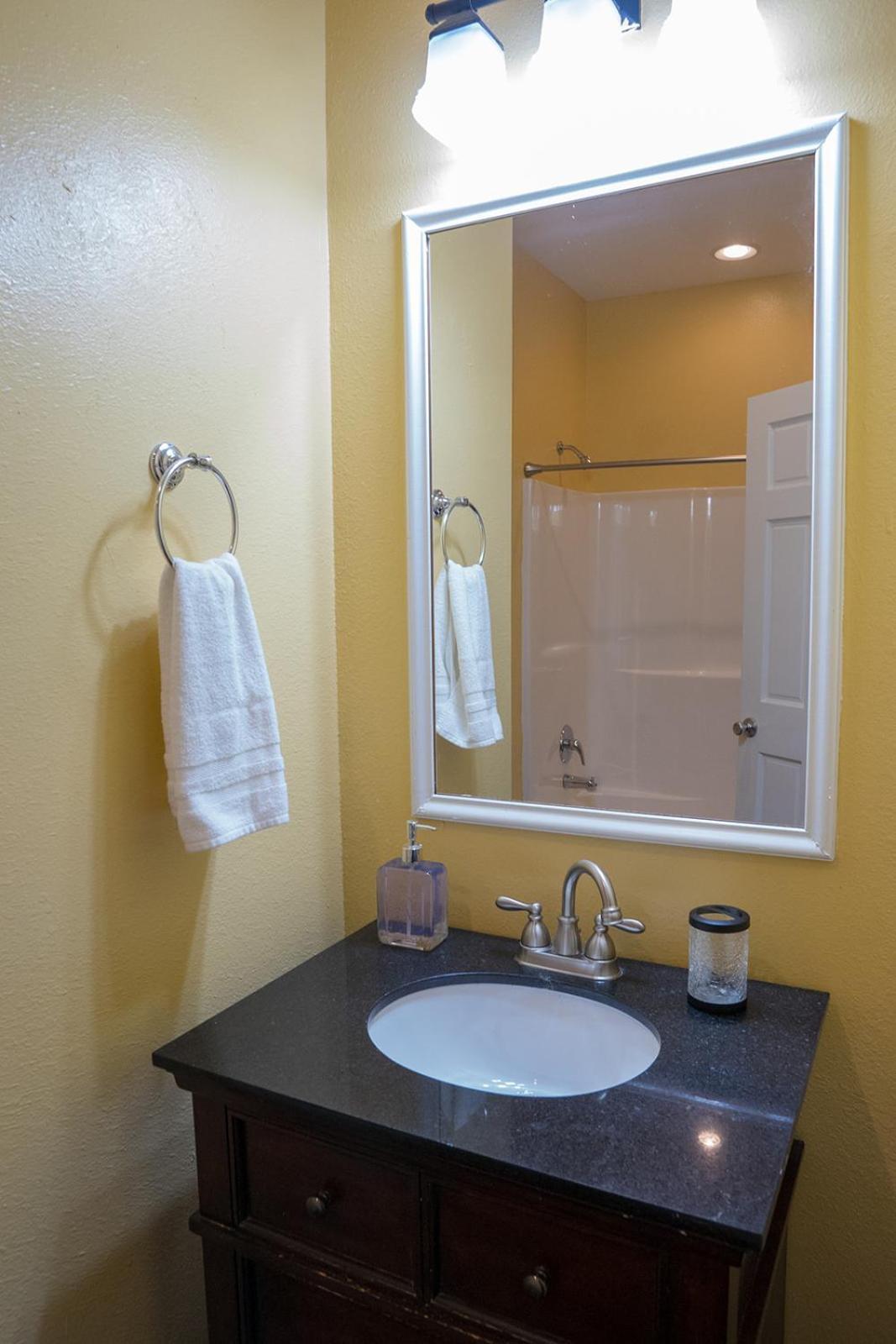 Serene 3Br Apartment 4Tvs Free Wi-Fi & Parking -E- 모스포인트 외부 사진