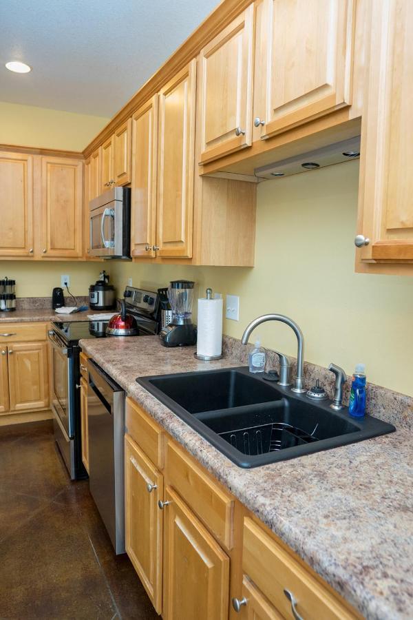 Serene 3Br Apartment 4Tvs Free Wi-Fi & Parking -E- 모스포인트 외부 사진