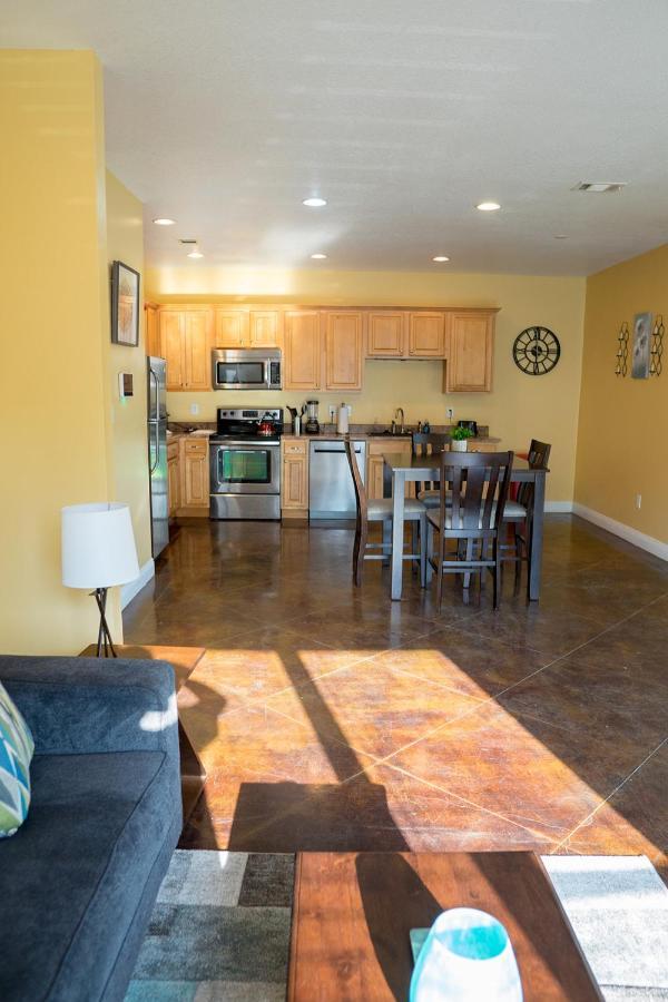 Serene 3Br Apartment 4Tvs Free Wi-Fi & Parking -E- 모스포인트 외부 사진