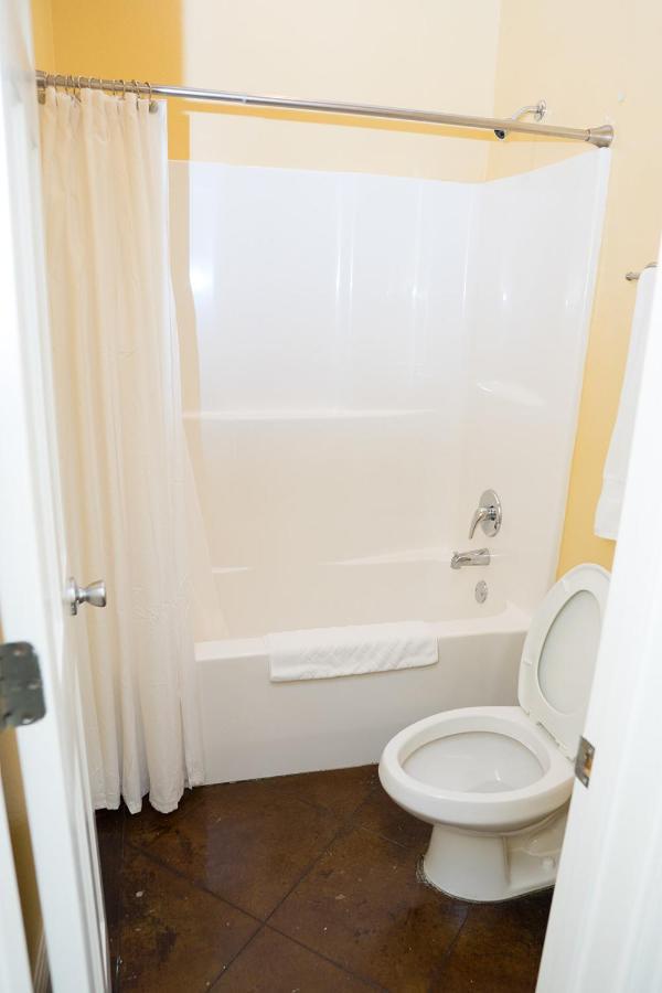 Serene 3Br Apartment 4Tvs Free Wi-Fi & Parking -E- 모스포인트 외부 사진