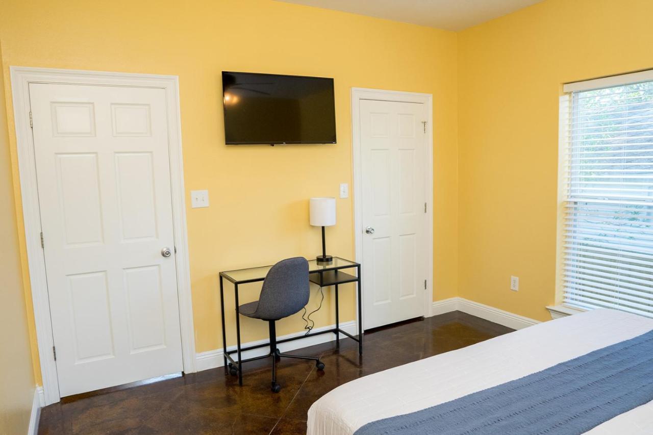 Serene 3Br Apartment 4Tvs Free Wi-Fi & Parking -E- 모스포인트 외부 사진