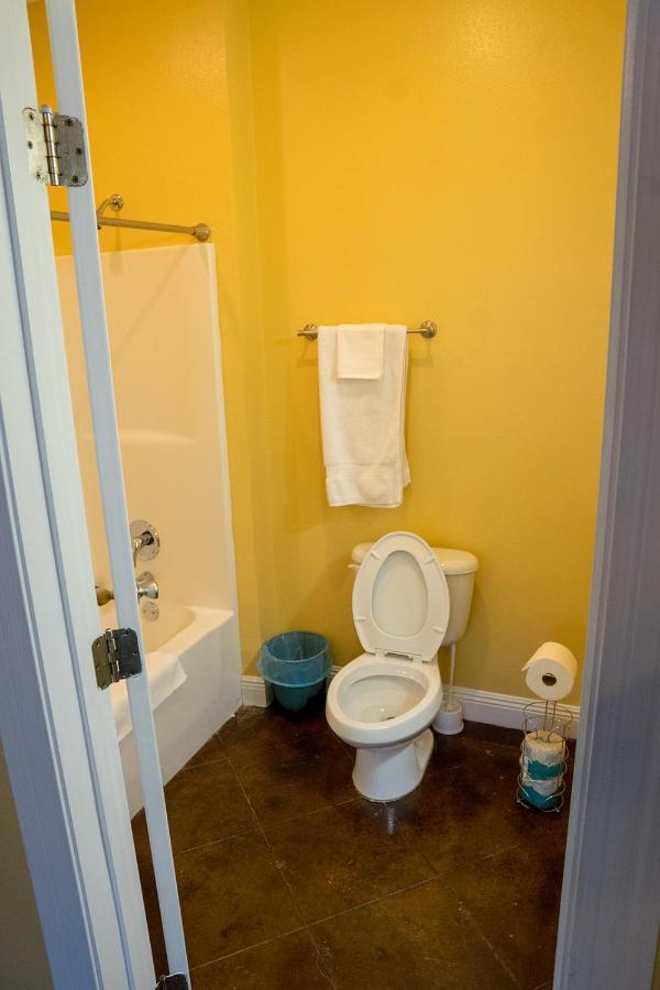 Serene 3Br Apartment 4Tvs Free Wi-Fi & Parking -E- 모스포인트 외부 사진